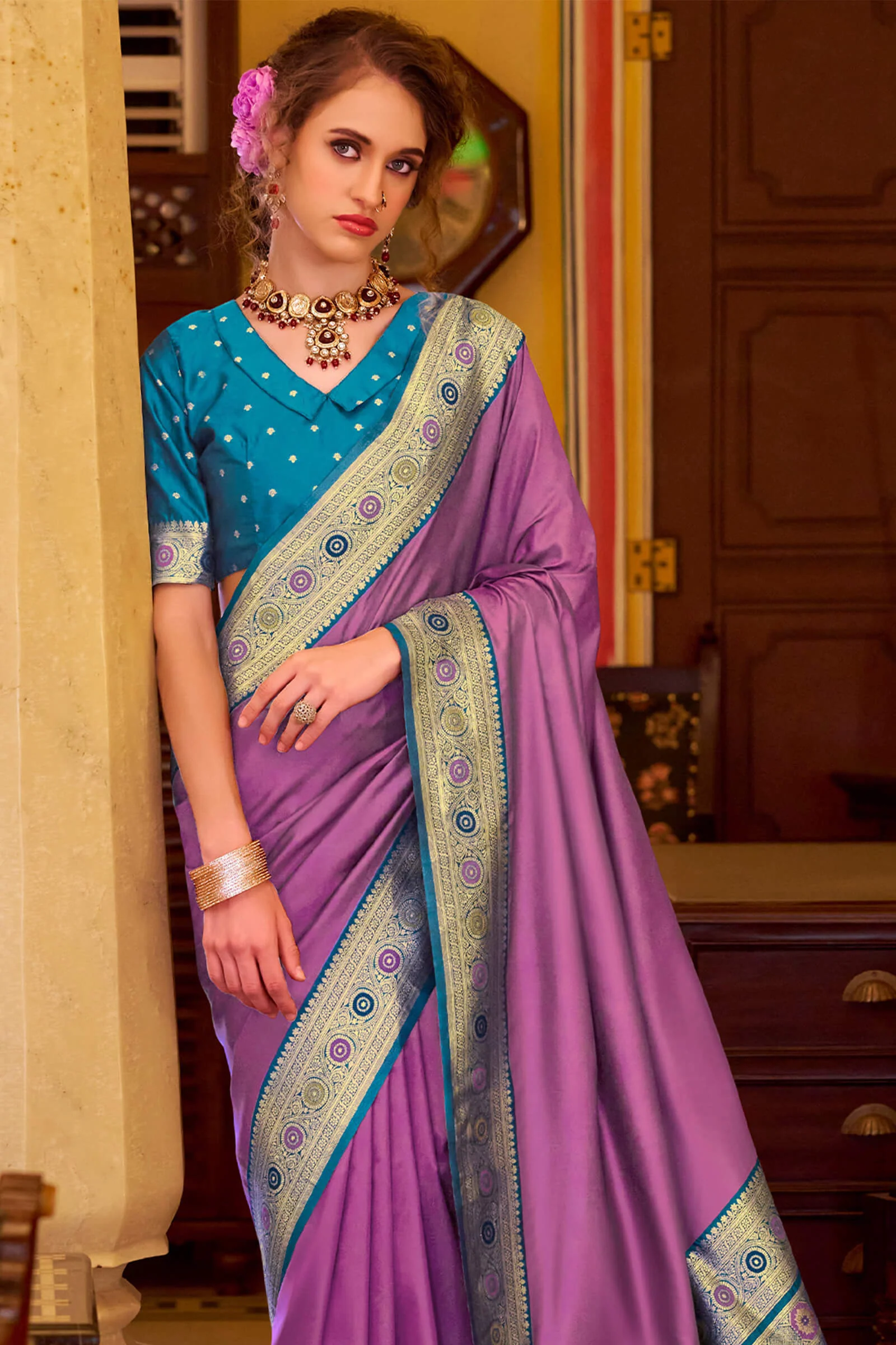 Inspiring Lavender Pure Zari Weaving Banarasi Silk Saree With Opulent Blouse Piece - Image 3