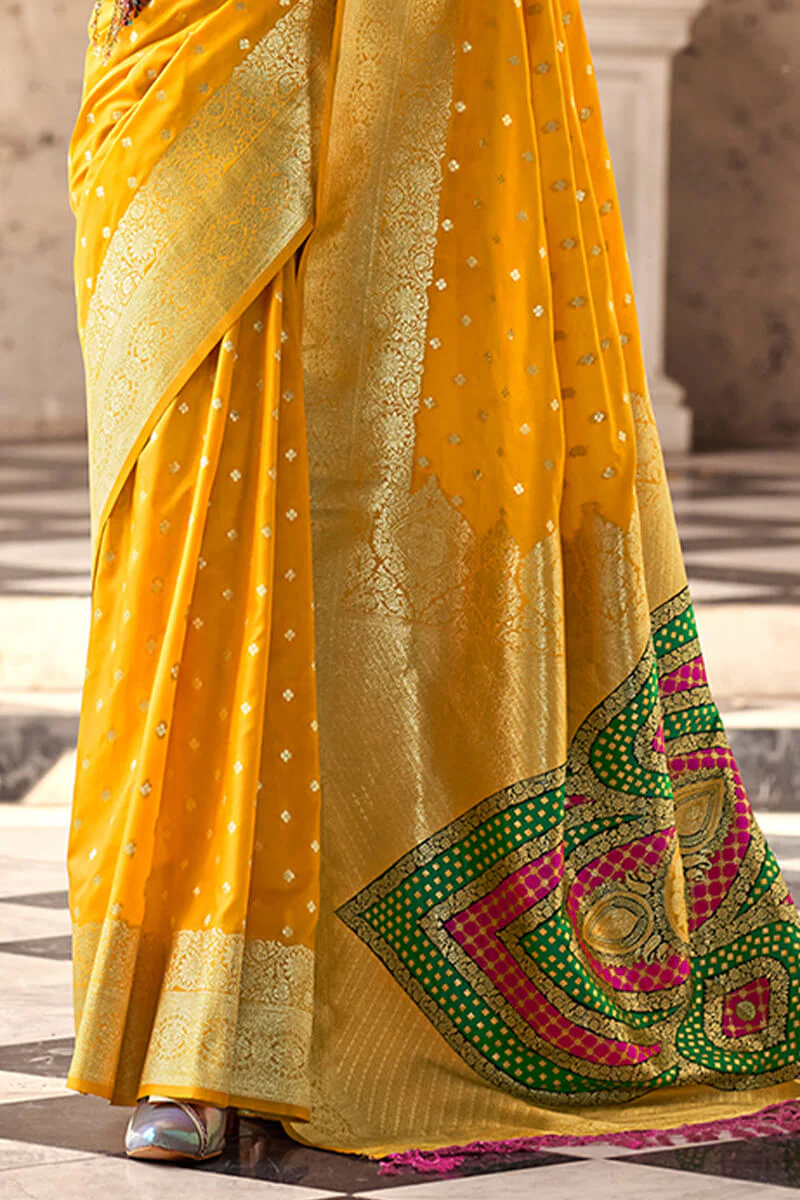 Inspiring Yellow Soft Banarasi Silk Saree With Admirable Blouse Piece - Image 3