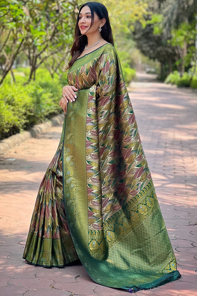 Invaluable Green Kanjivaram Silk Saree With Intricate Blouse Piece - Image 3