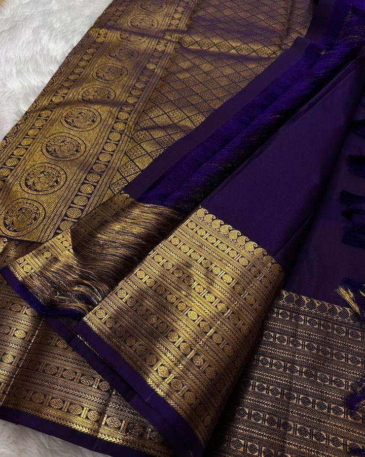 Invaluable Navy Blue Soft Silk Saree With Engrossing Blouse Piece - Image 3