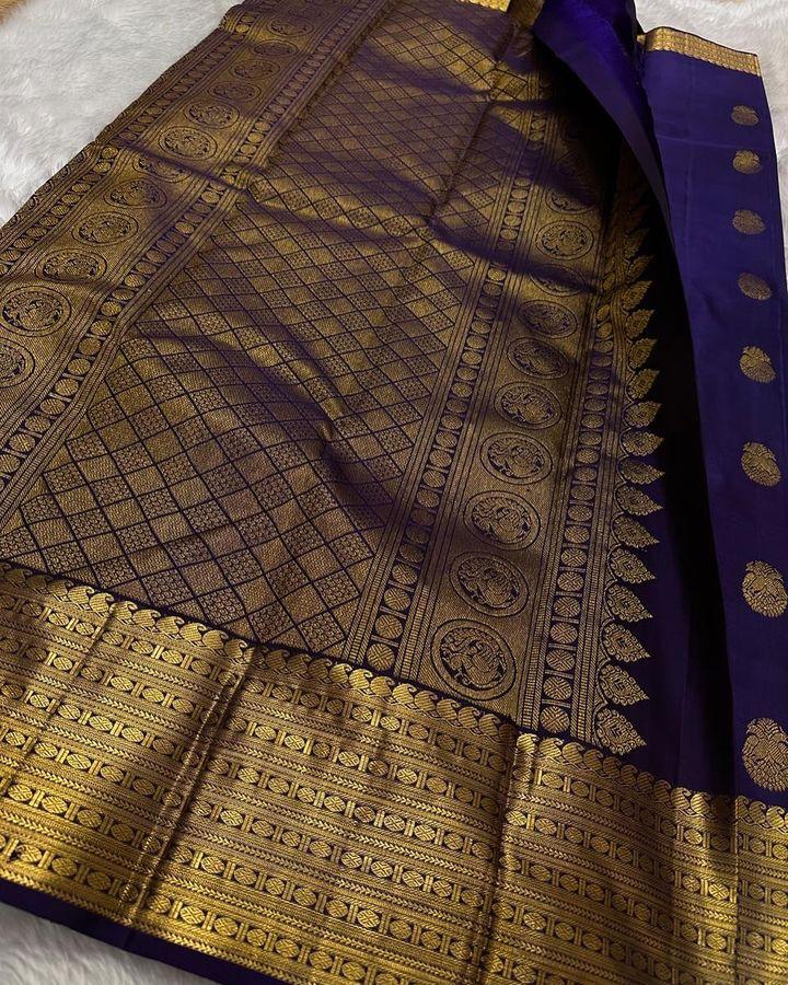 Invaluable Navy Blue Soft Silk Saree With Engrossing Blouse Piece - Image 4