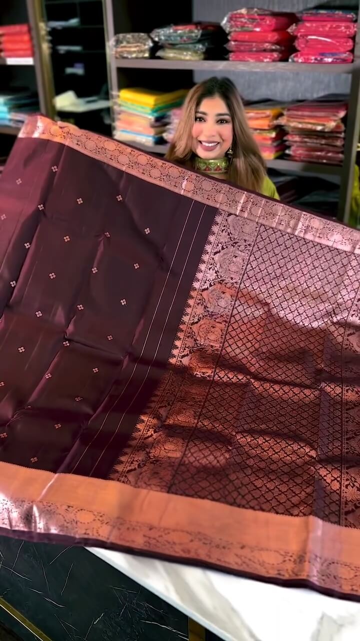 Jazzy Wine Soft Banarasi Silk Saree With Snazzy Blouse Piece - Image 5
