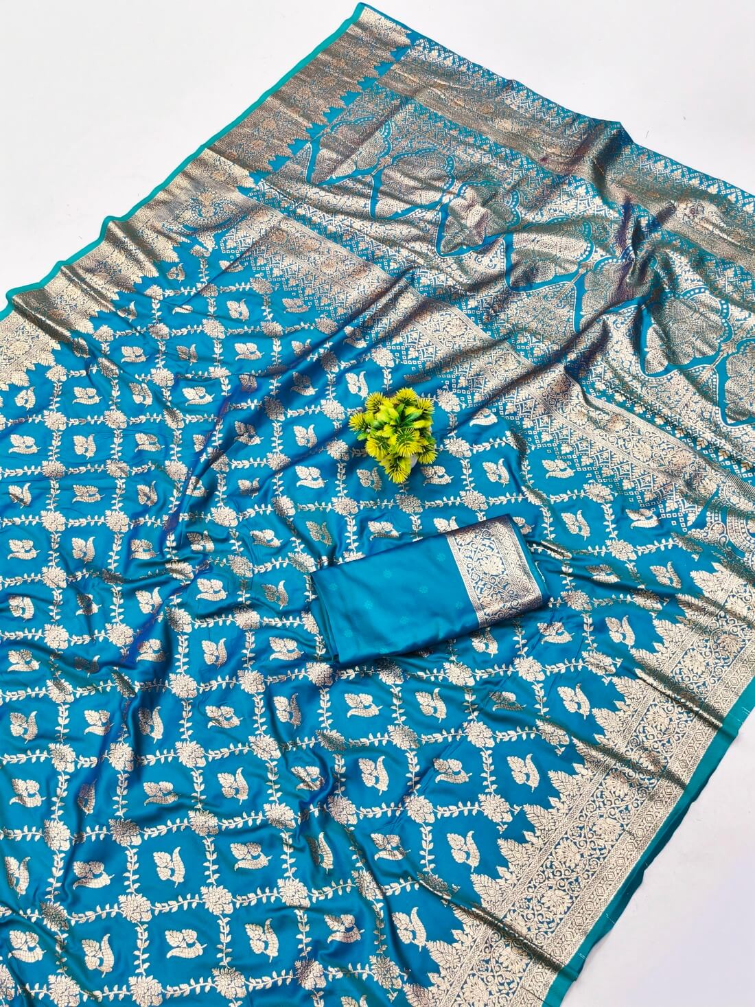 Jubilant Firozi Pure Zari Weaving Banarasi Silk Saree With Alluring Blouse Piece - Image 3