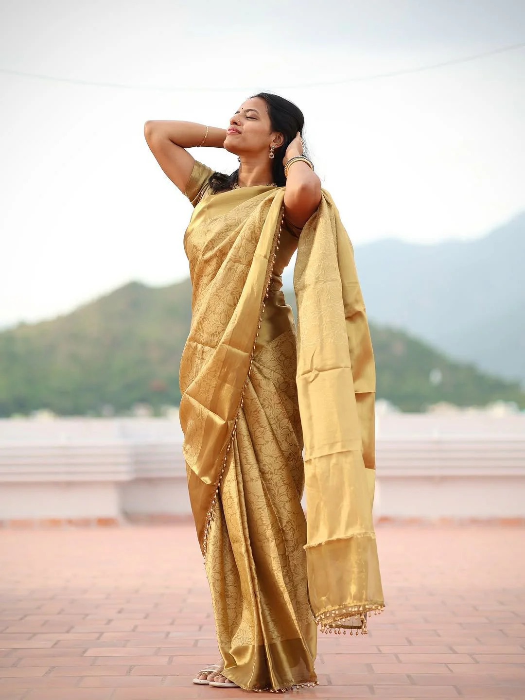 Lagniappe Golden Soft Tissue Silk Saree With Petrichor Blouse Piece - Image 7