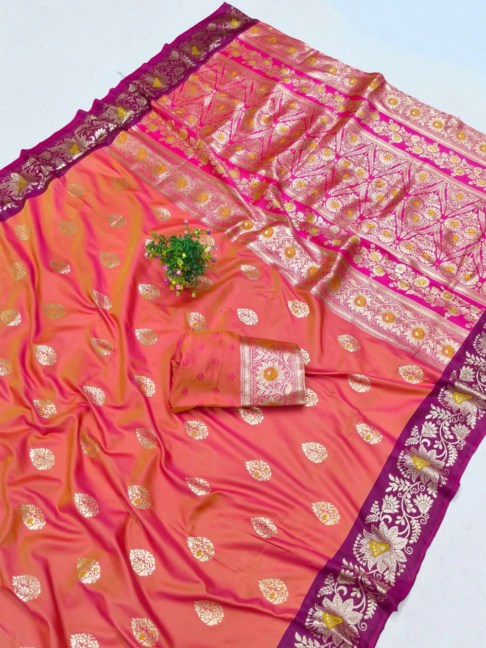 Lagniappe Pink Pure Zari Weaving Banarasi Silk Saree With Sophisticated Blouse Piece - Image 2