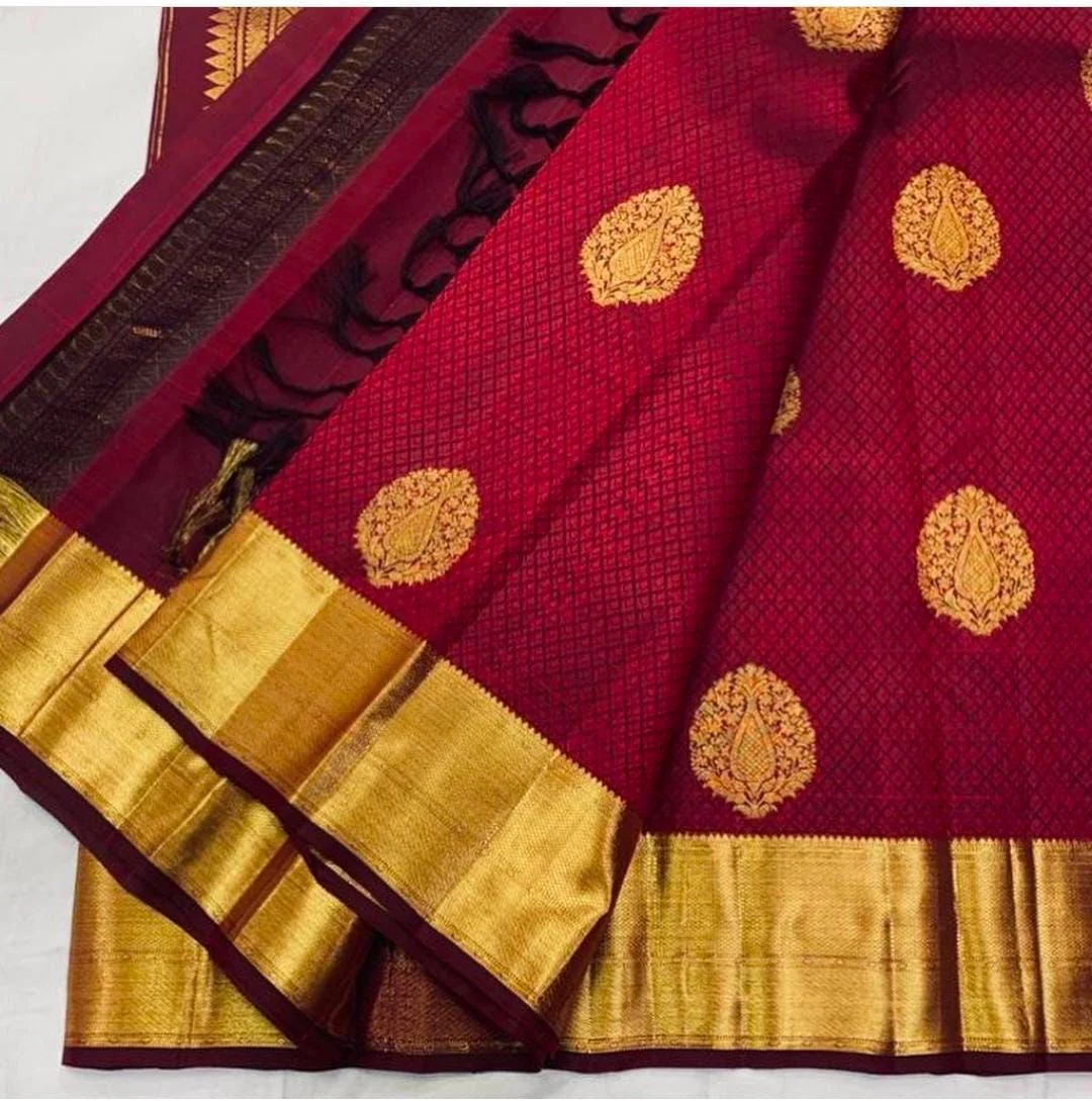 Lassitude Maroon Soft Banarasi Silk Saree With Lissome Blouse Piece - Image 3