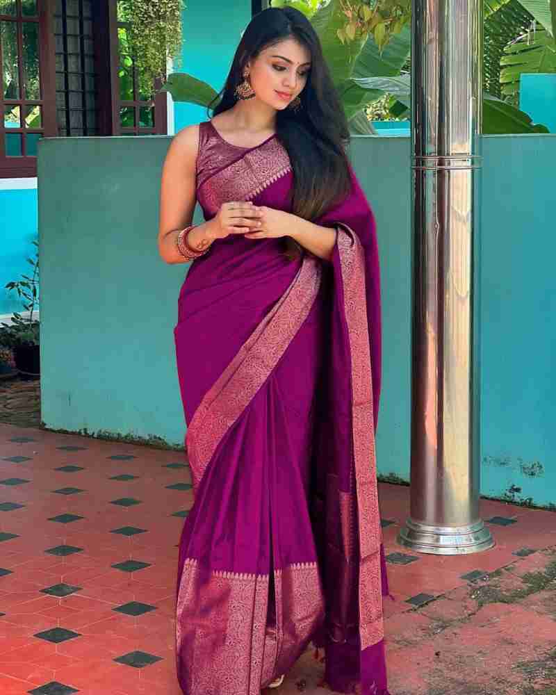 Lassitude Purple Soft Silk Saree With Gratifying Blouse Piece - Image 4