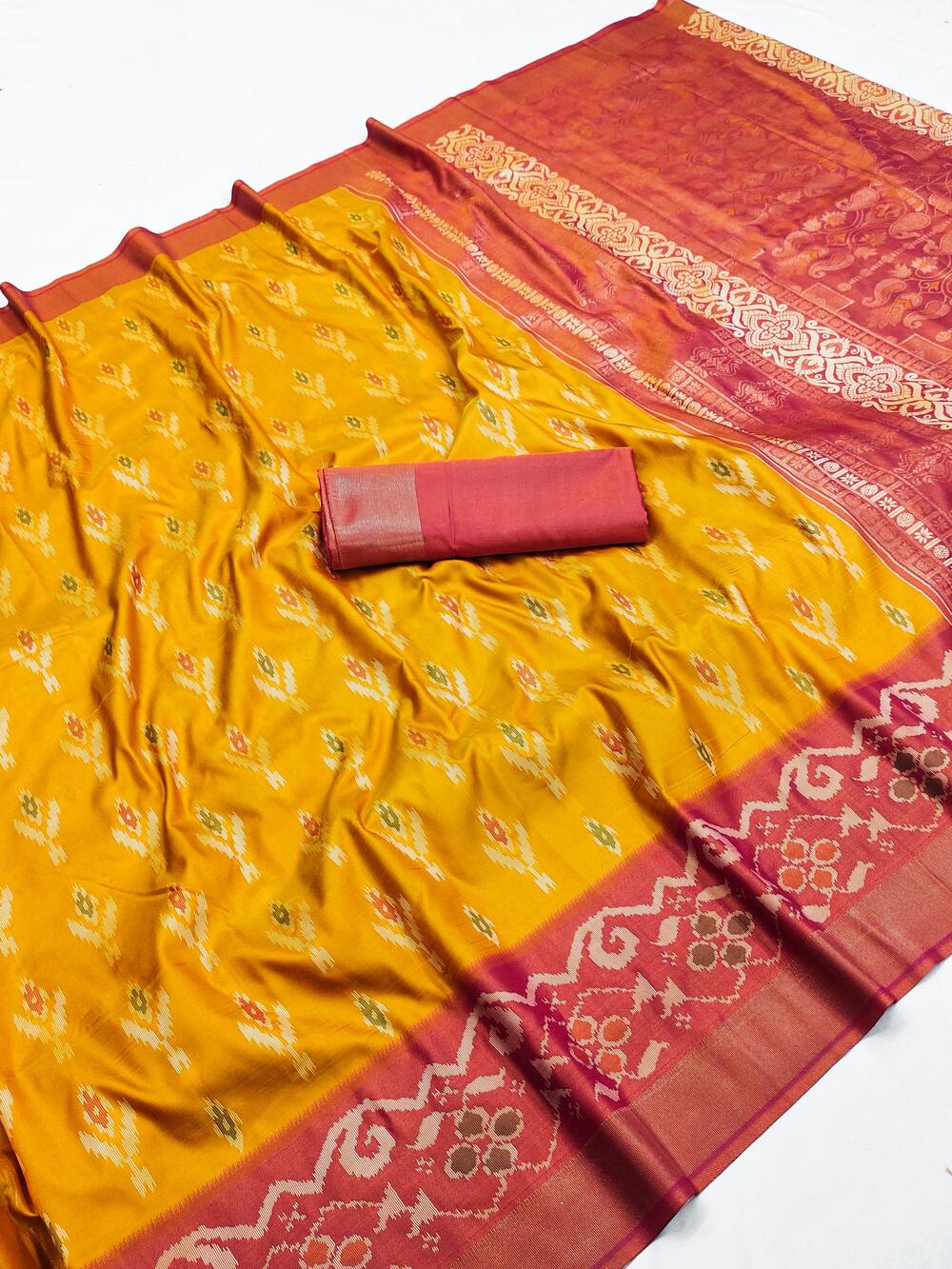Lassitude Yellow Pure Zari Weaving Banarasi Silk Saree With Redolent Blouse Piece