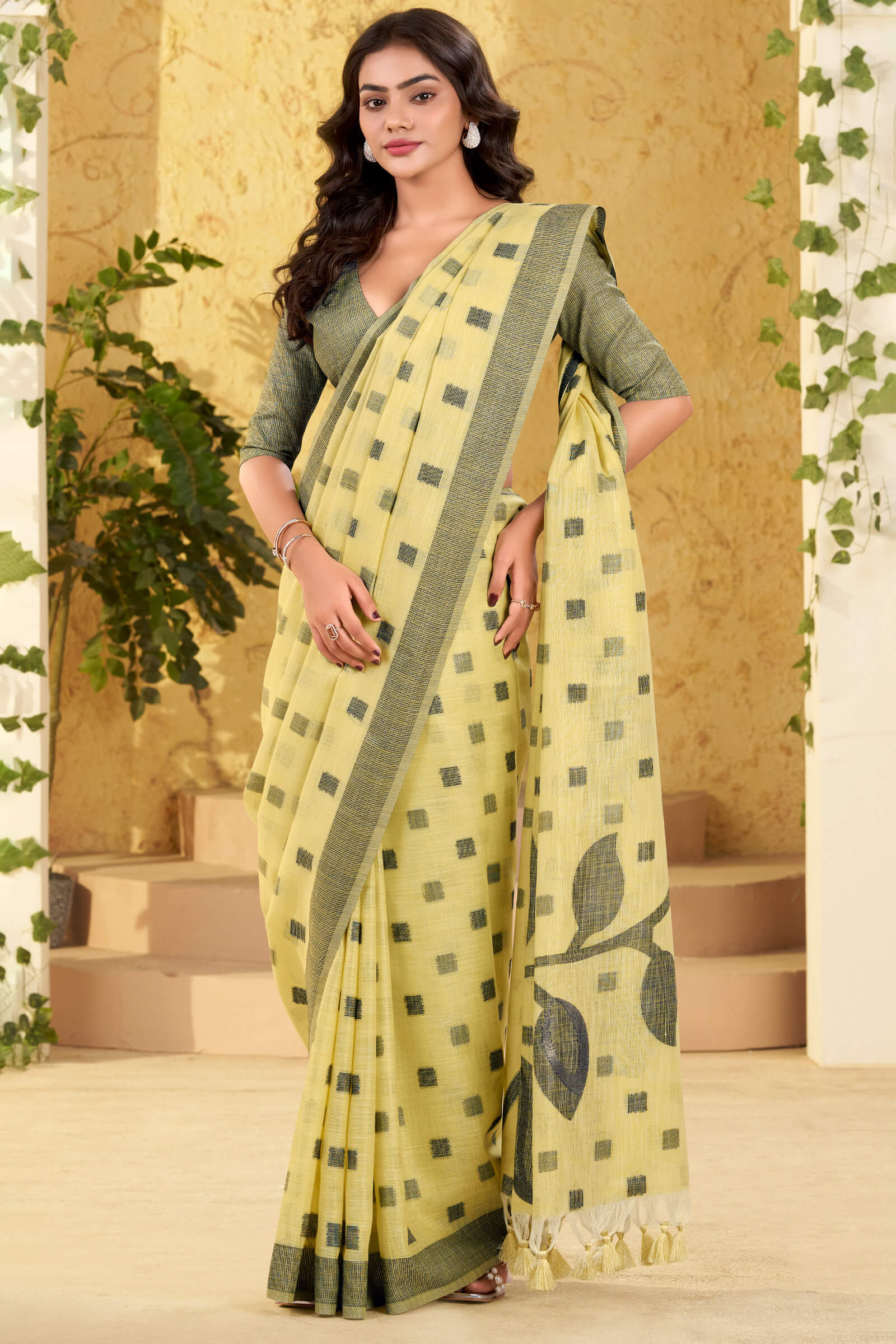 Lissome Yellow Cotton Silk Saree With Splendiferous Blouse Piece - Image 3