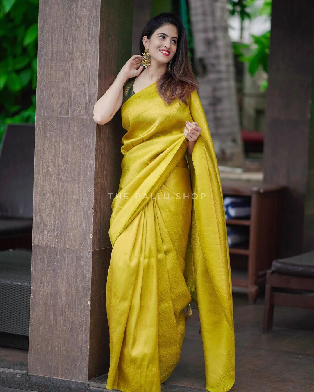 Lissome Yellow Soft Silk Saree with Panoply Blouse Piece - Image 5