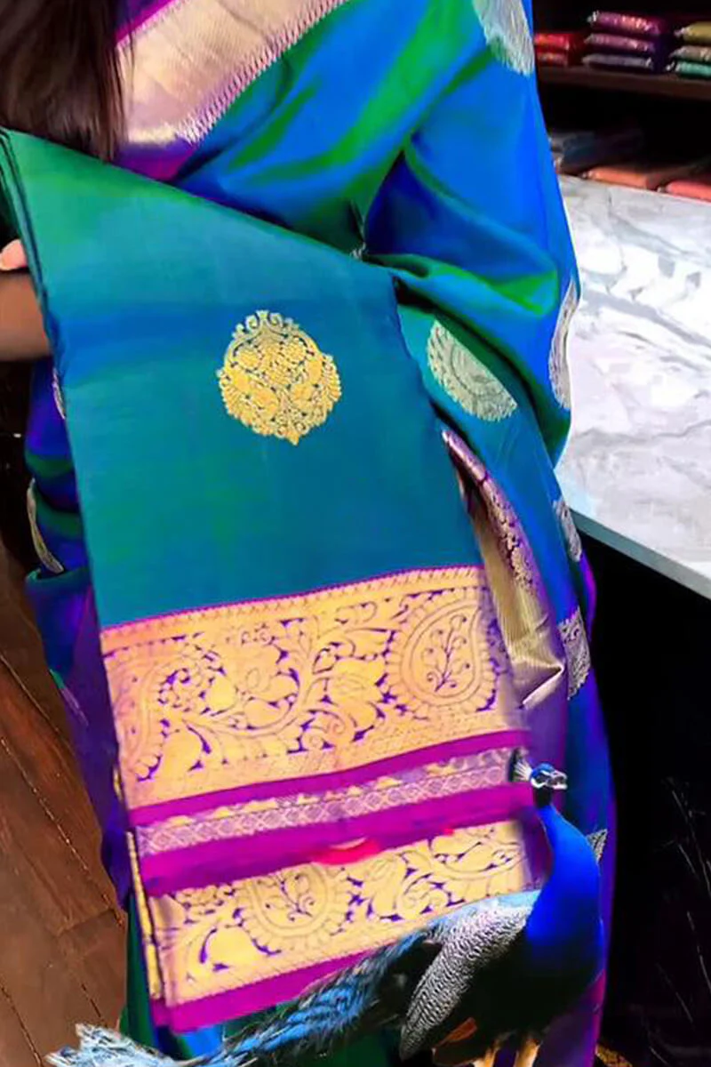 Lovely Blue Soft Silk Saree With Deserving Blouse Piece - Image 3