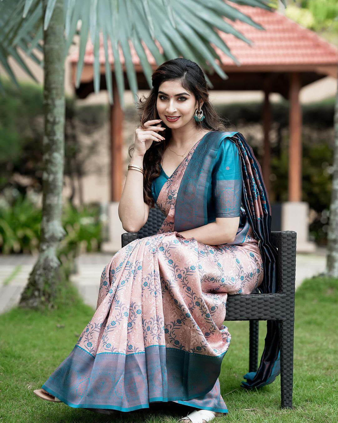 Lovely Peach Soft Silk Saree With Beautiful Blouse Piece - Image 4