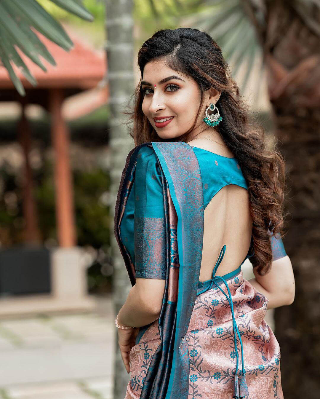 Lovely Peach Soft Silk Saree With Beautiful Blouse Piece - Image 5