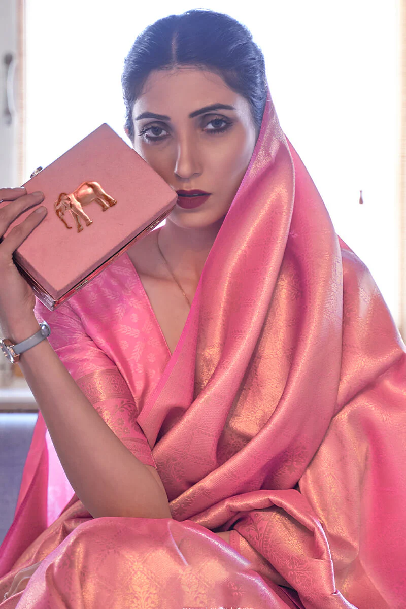 Lovely Pink Kanjivaram Silk Saree With Mesmerising Blouse Piece - Image 2