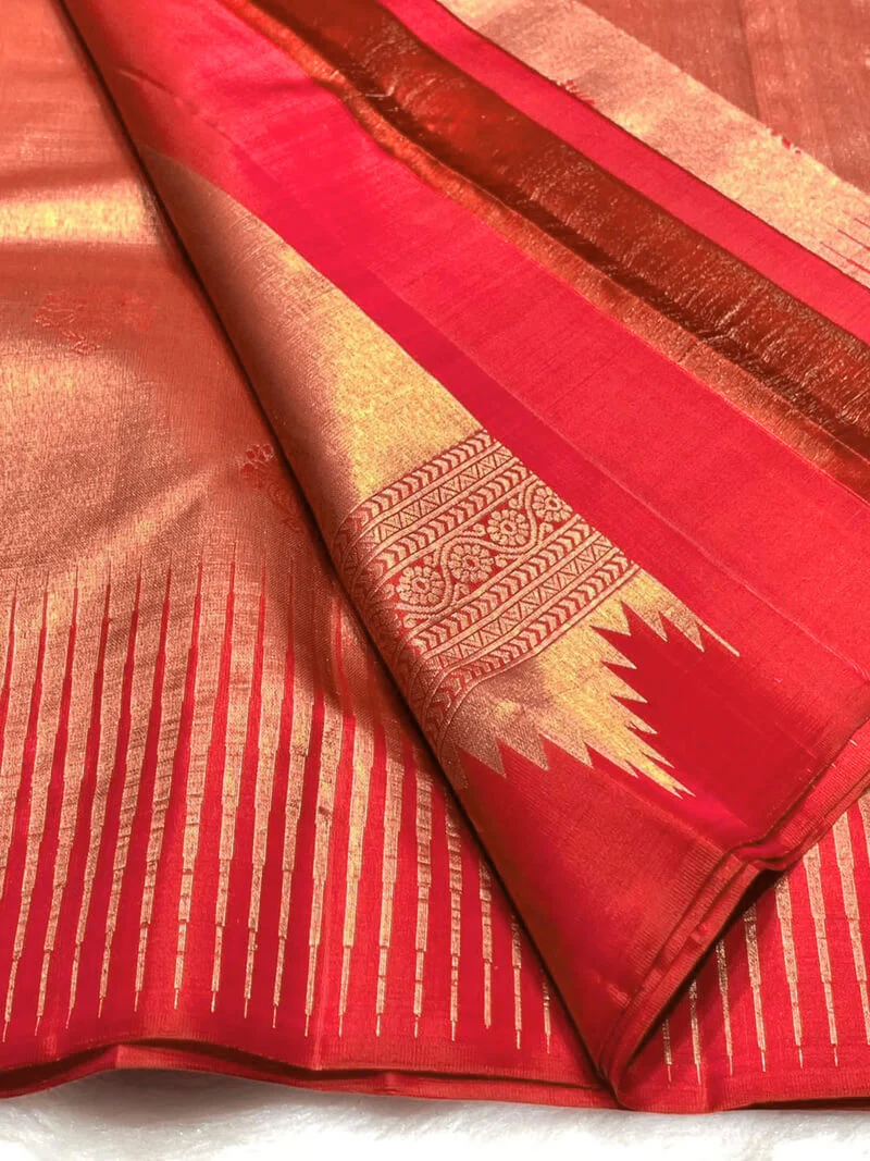Luminous Red Pure Zari Weaving Banarasi Silk Saree With Snappy Blouse Piece - Image 7