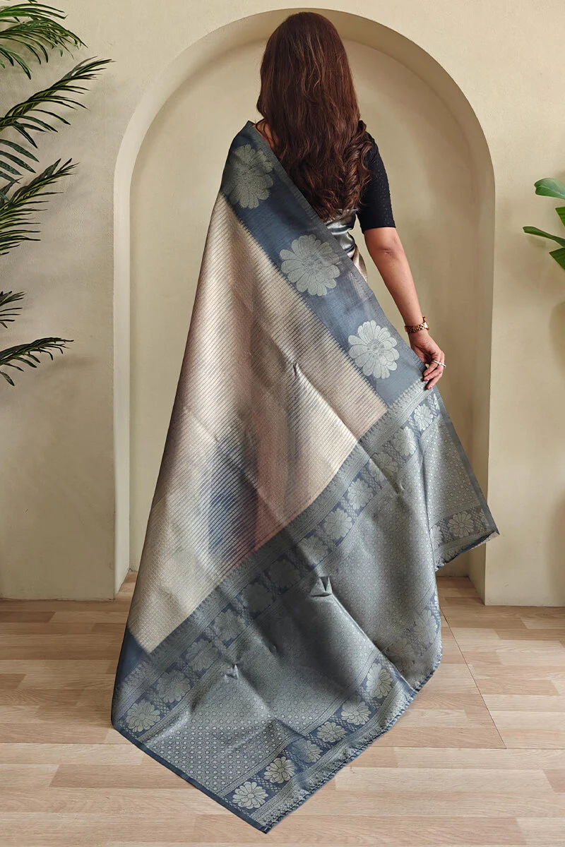 Luxuriant Grey Soft Banarasi Silk Saree With Trendy Blouse Piece - Image 4