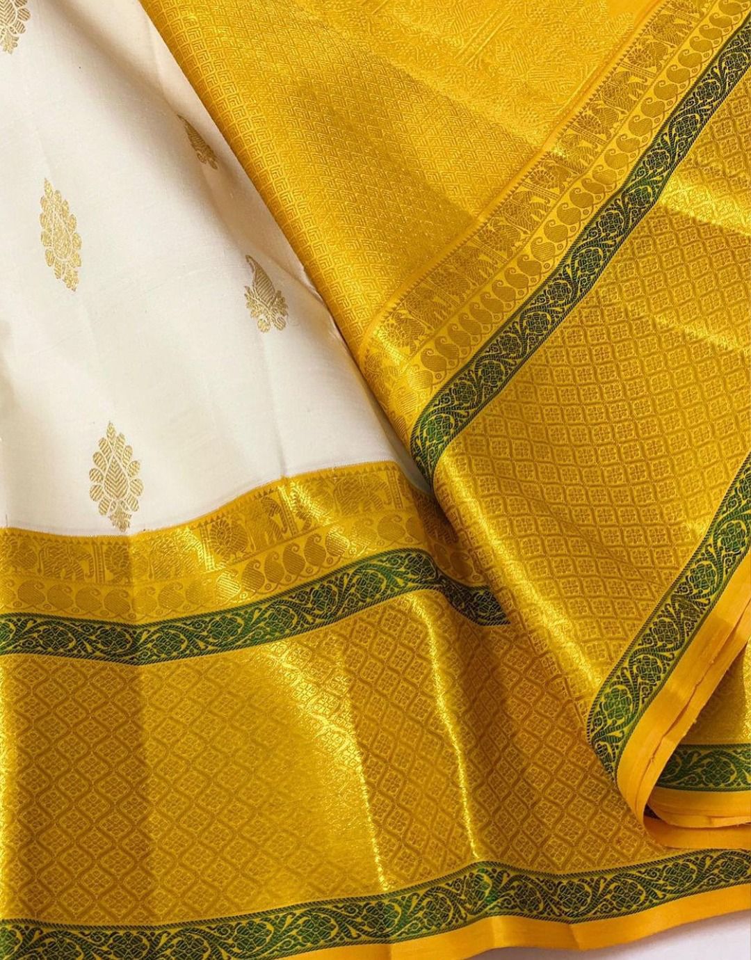 Luxuriant Off White Soft Silk Saree With Glittering Blouse Piece - Image 4