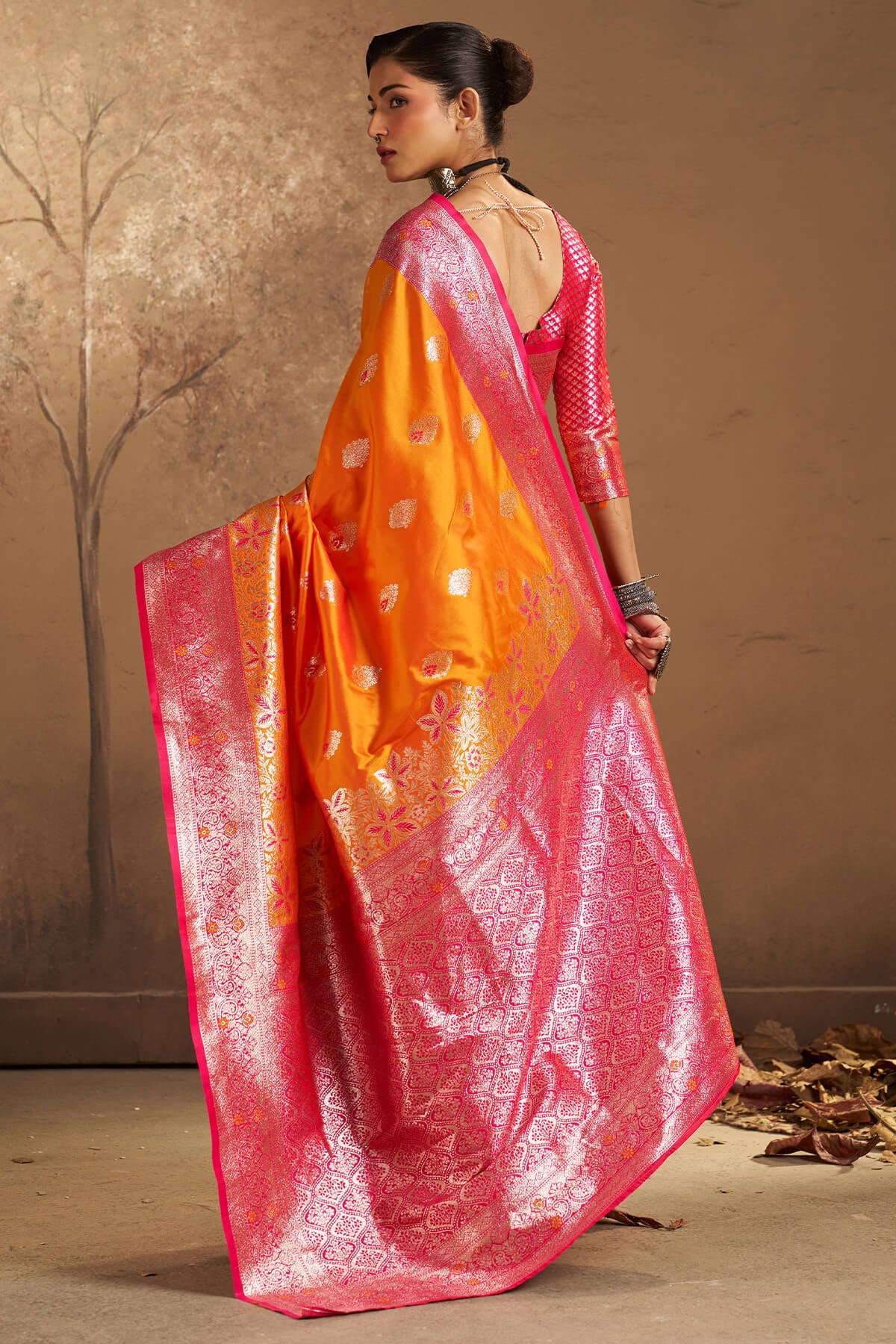 Luxuriant Orange Pure Zari Weaving Banarasi Silk Saree With Glorious Blouse Piece - Image 5