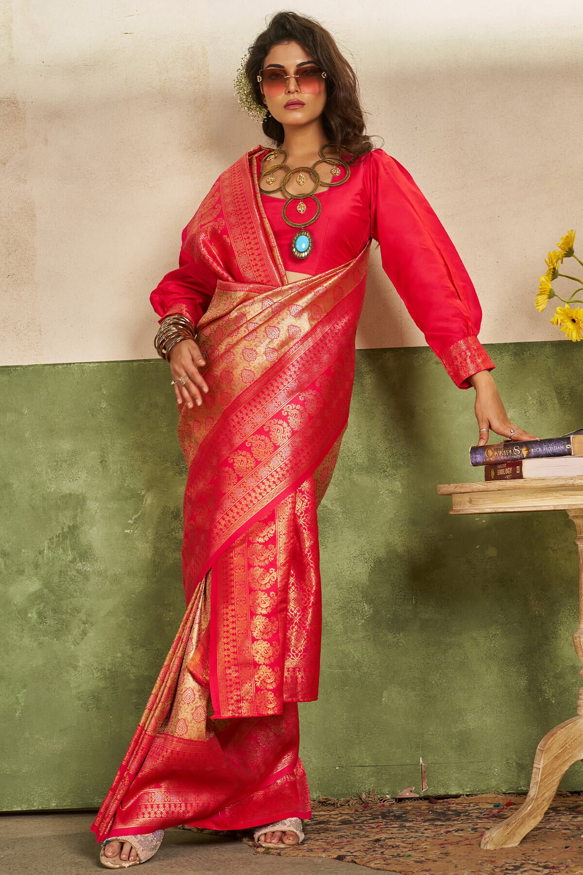 Magnetic Dark Pink Kanjivaram Silk Saree With Flaunt Blouse Piece - Image 5