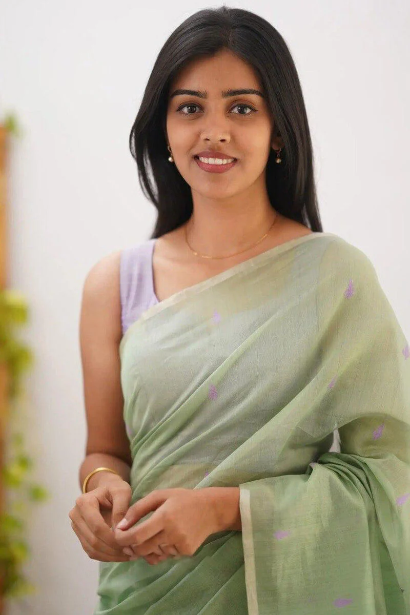 Magnetic Pista Cotton Silk Saree With Beleaguer Blouse Piece - Image 4