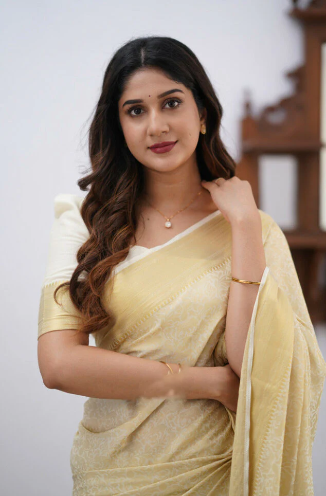 Magnificat Beige Soft Silk Saree With Scrumptious Blouse Piece - Image 2
