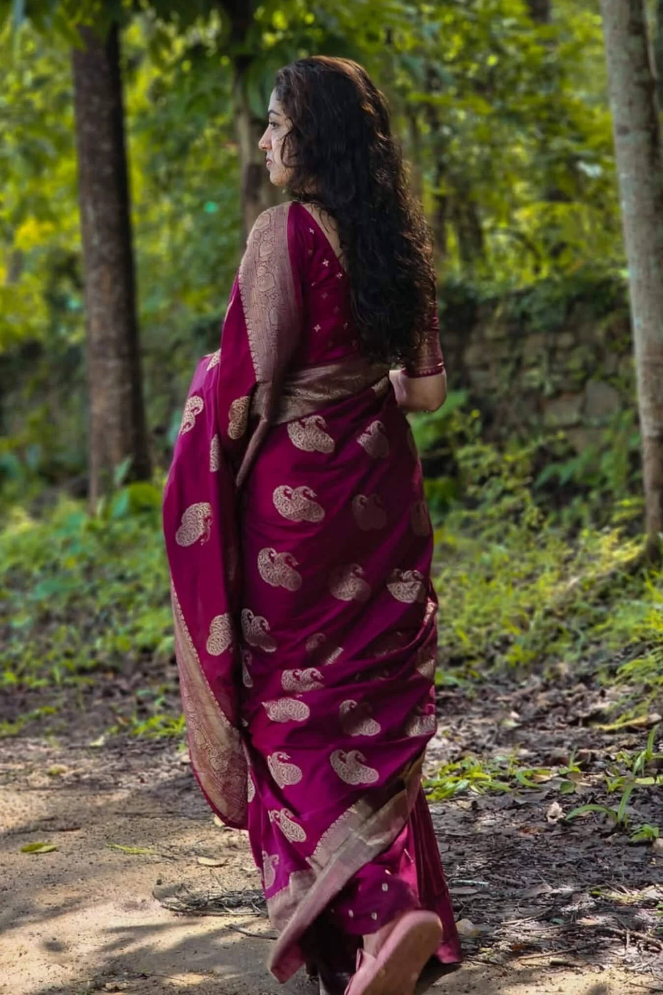 Magnificat Dark Pink Soft Silk Saree With Tremendous Blouse Piece - Image 4