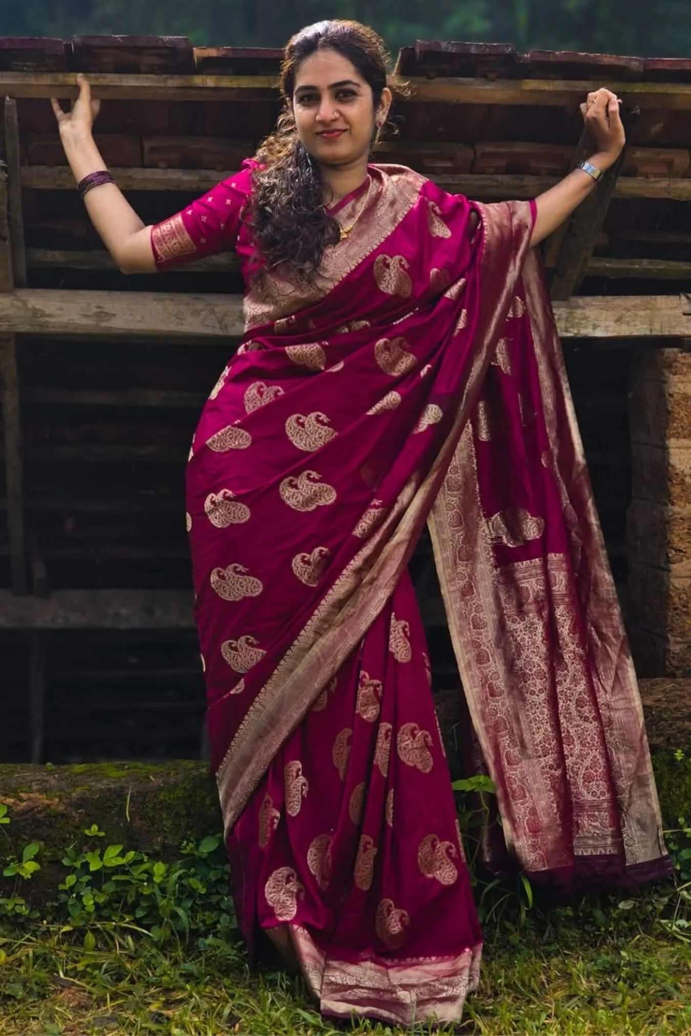 Magnificat Dark Pink Soft Silk Saree With Tremendous Blouse Piece - Image 5