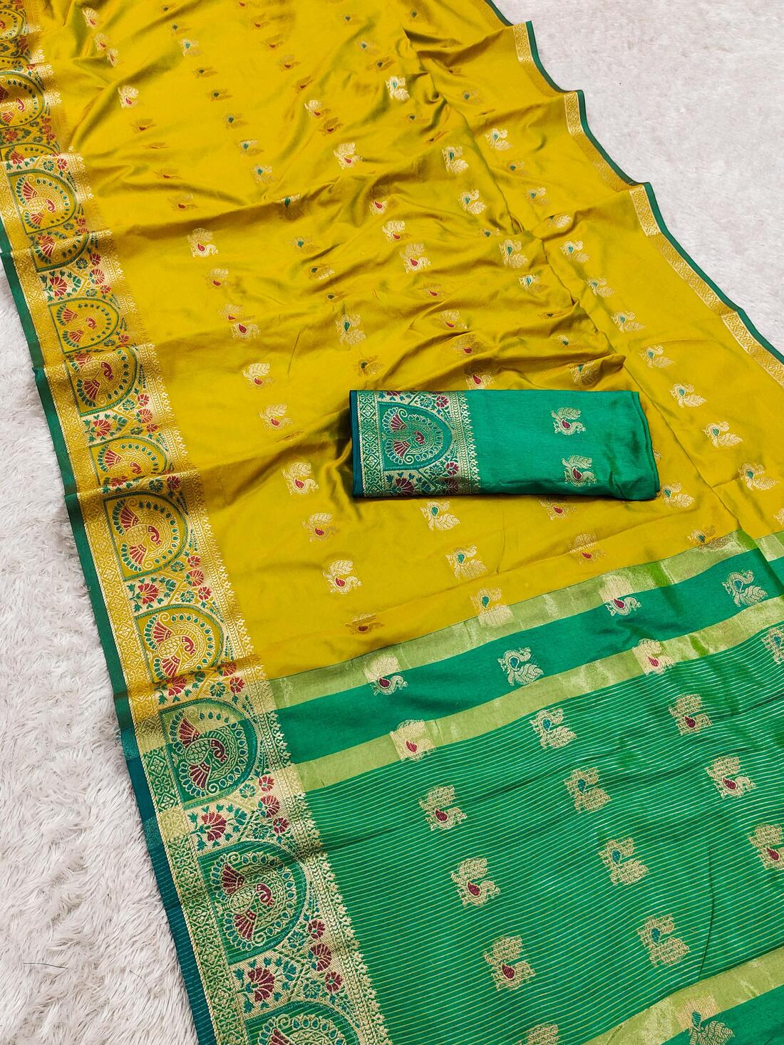 Majesty Mustard Pure Zari Weaving Banarasi Silk Saree With Fancifull Blouse Piece - Image 2