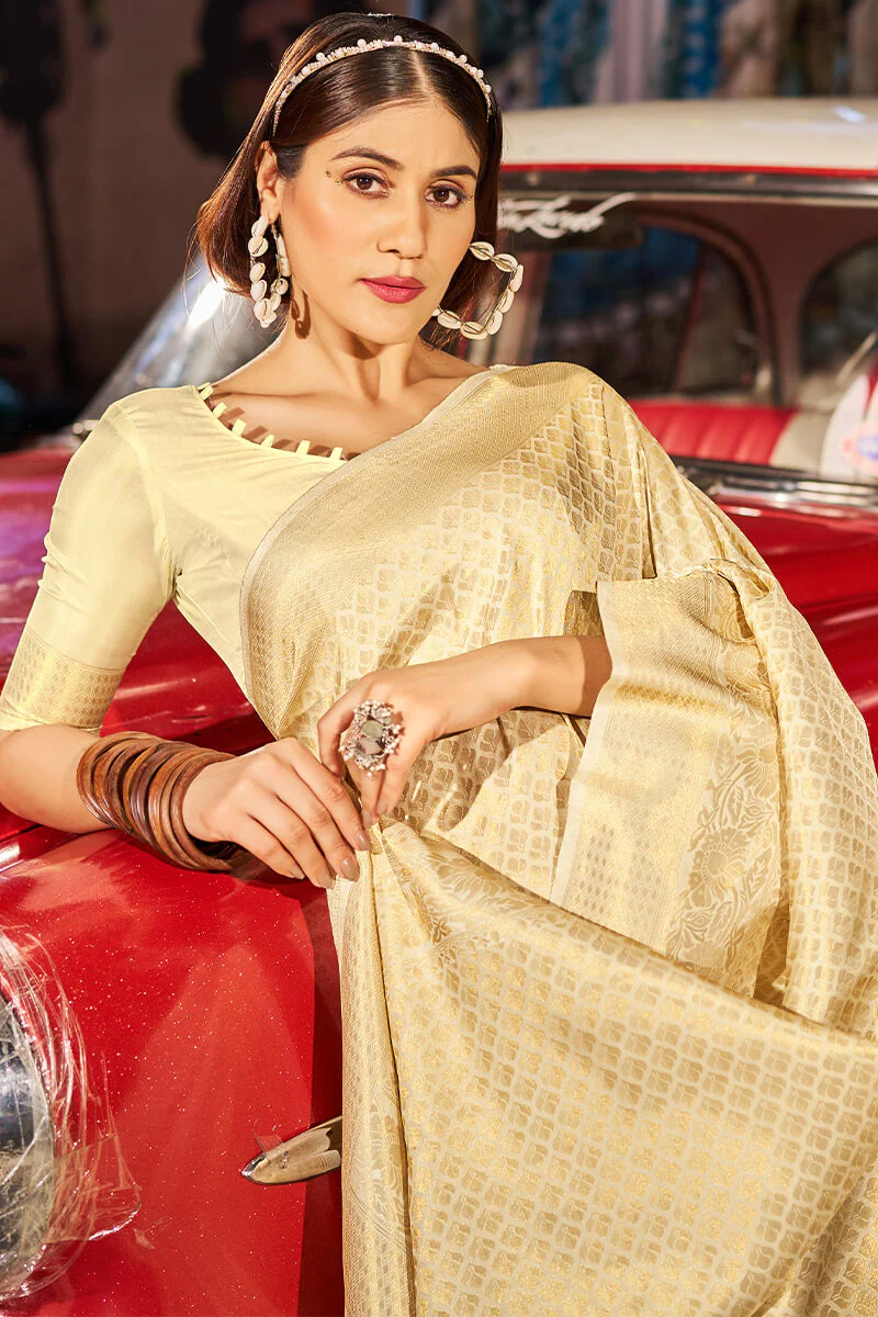 Marvellous Beige Kanjivaram Silk Saree With Adorning Blouse Piece - Image 2