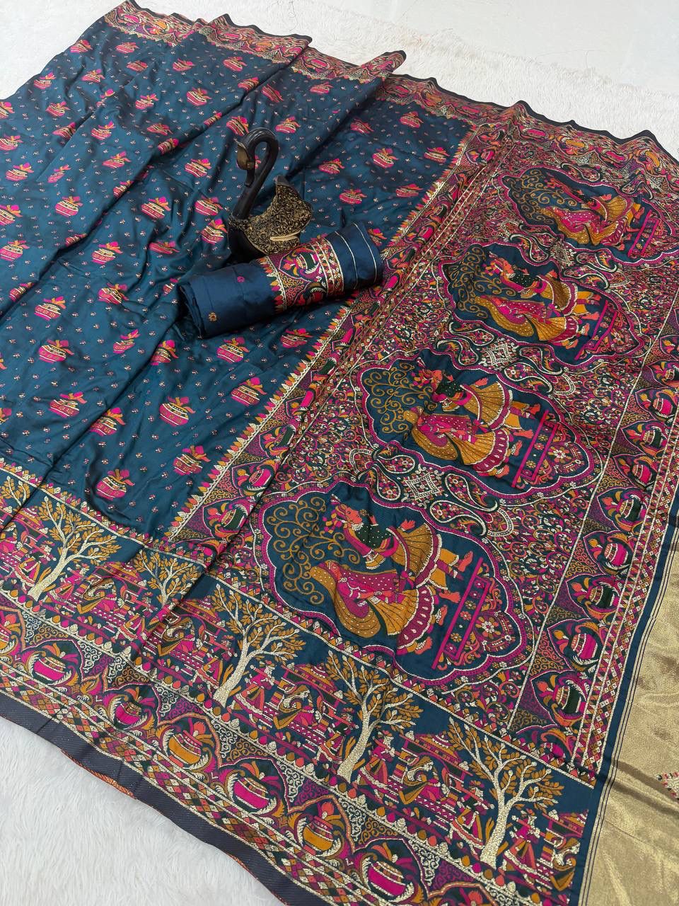 Marvellous Navy Blue Pashmina Saree With Elaborate Blouse Piece - Image 3