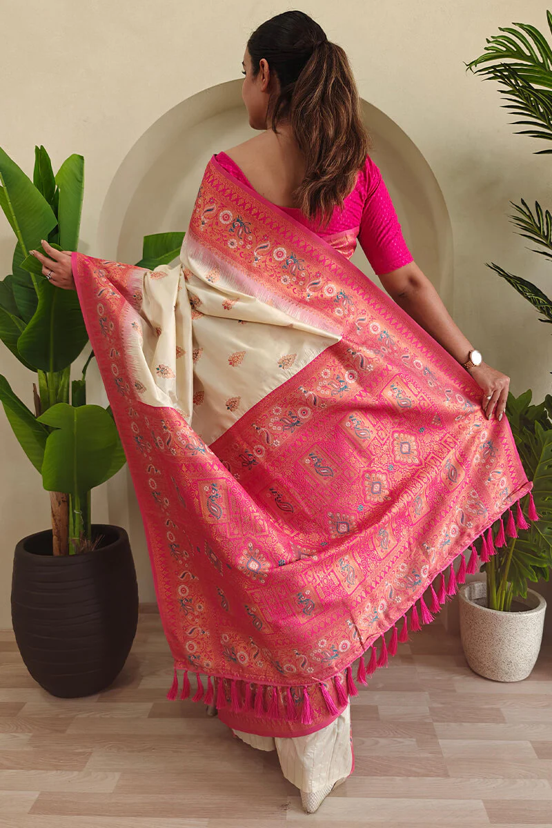 Mellifluous Beige Soft Banarasi Silk Saree With Phenomenal Blouse Piece - Image 4