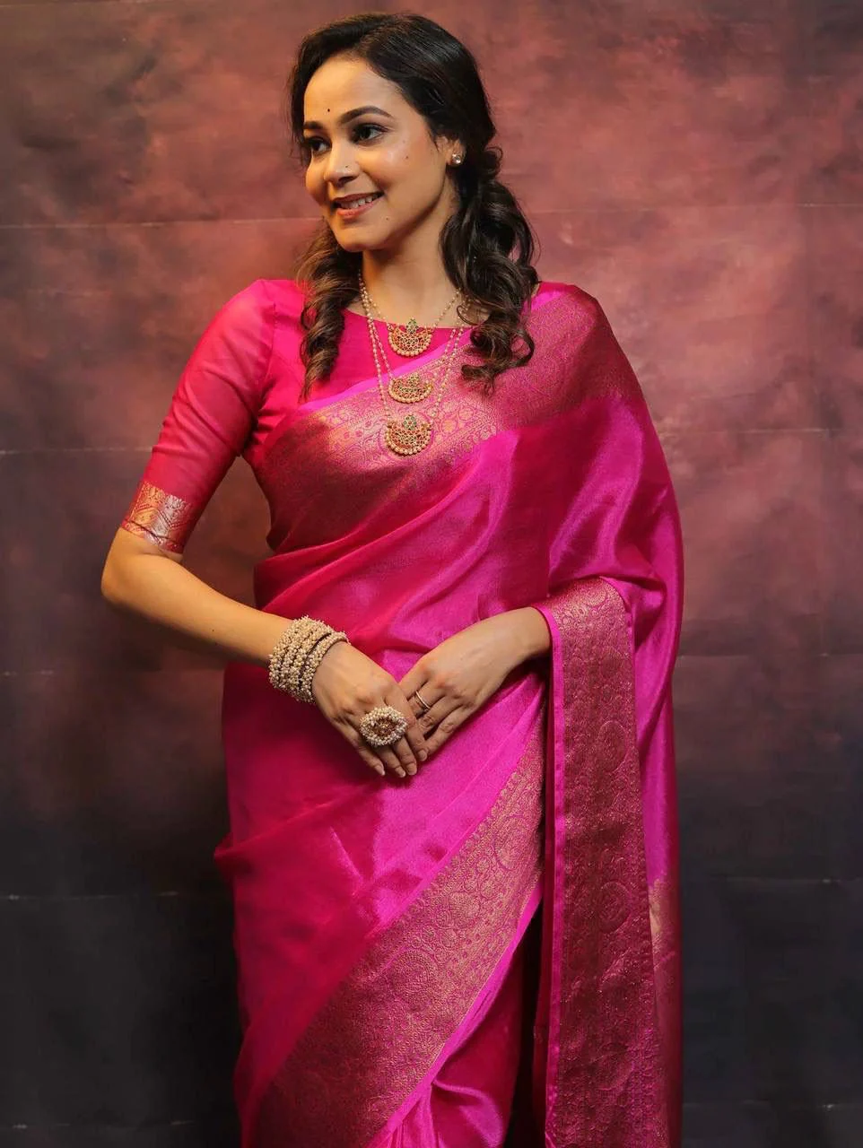 Mesmeric Dark Pink Soft Silk Saree With Fairytale Blouse Piece - Image 4