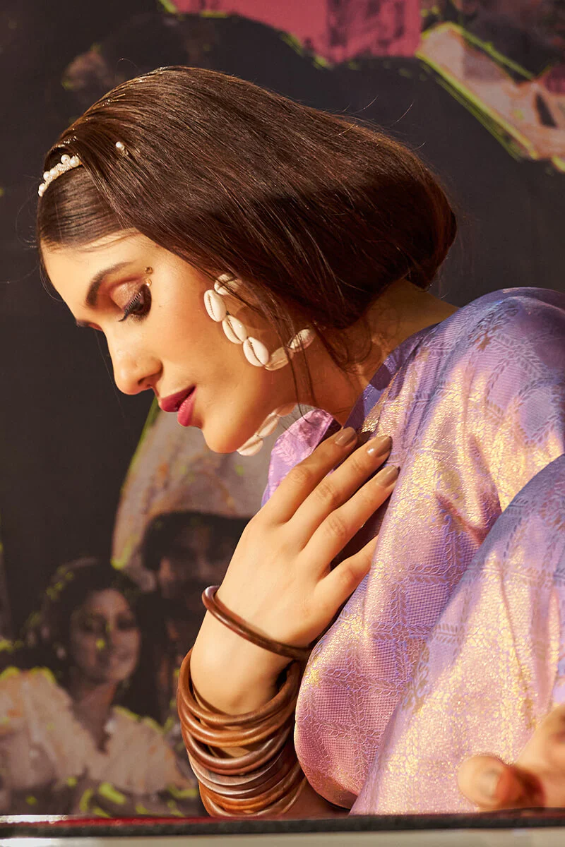 Mesmeric Lavender Kanjivaram Silk Saree With Breathtaking Blouse Piece - Image 4