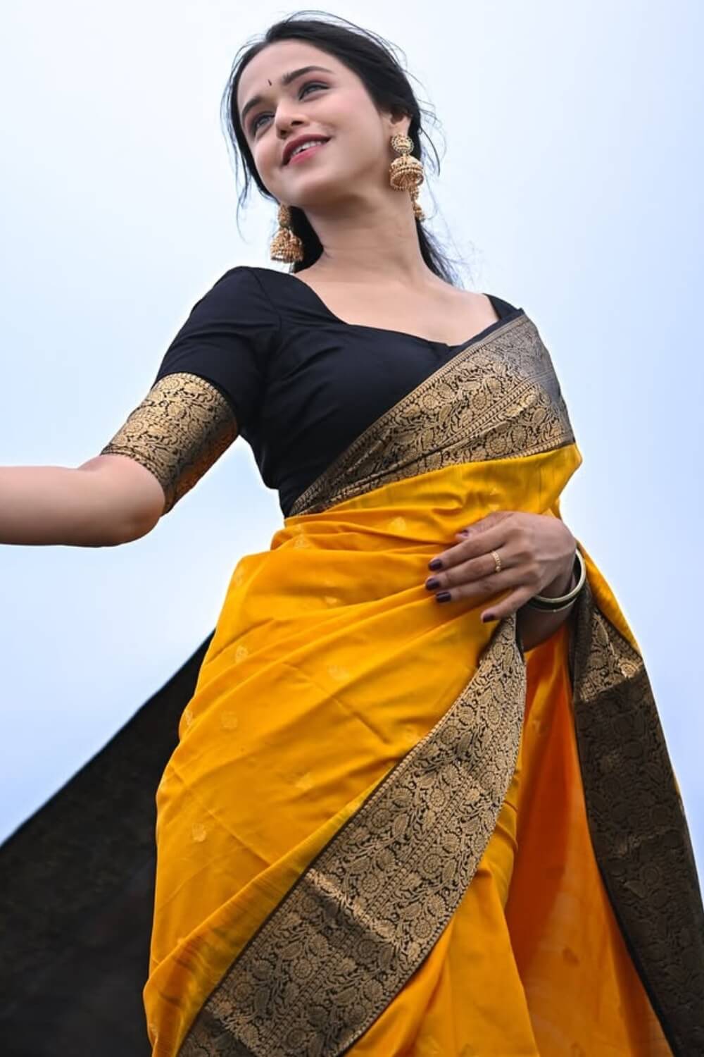 Moiety Mustard Soft Silk Saree With Transcendent Blouse Piece - Image 3