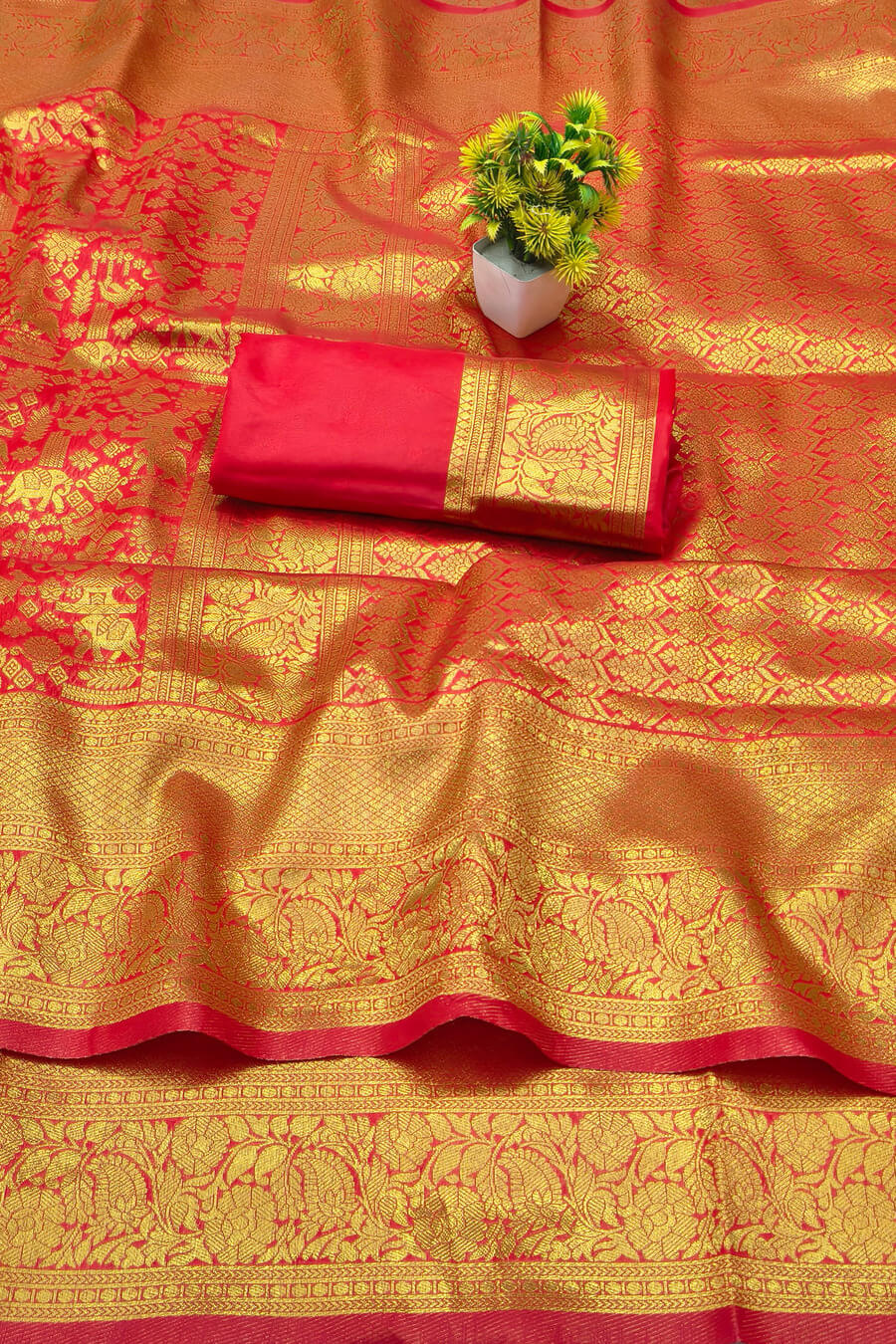 Nectarous Red Pure Zari Weaving Banarasi Silk Saree With Beautiful Blouse Piece - Image 3