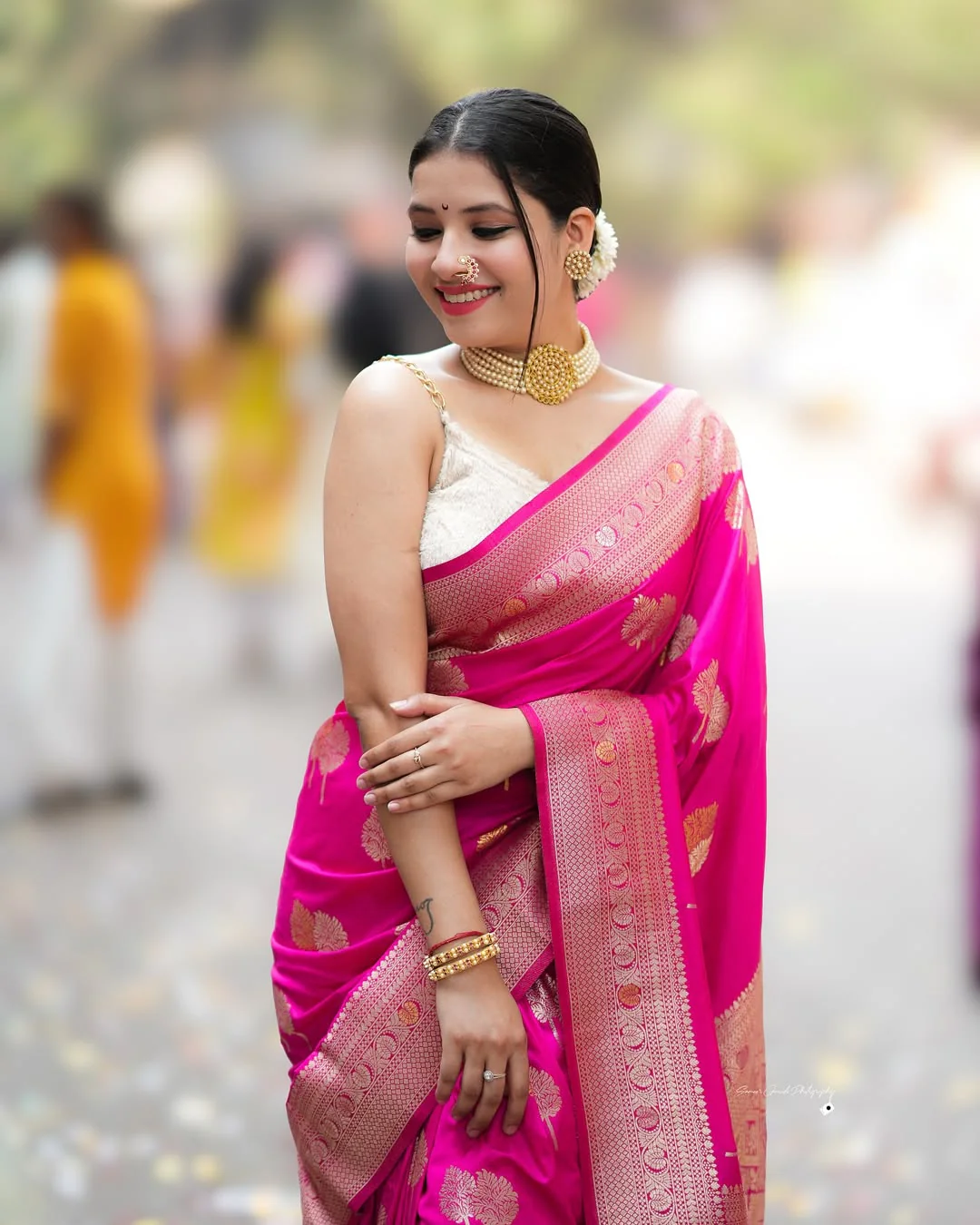 Nemesis Dark Pink Soft Silk Saree With Fugacious Blouse Piece - Image 2