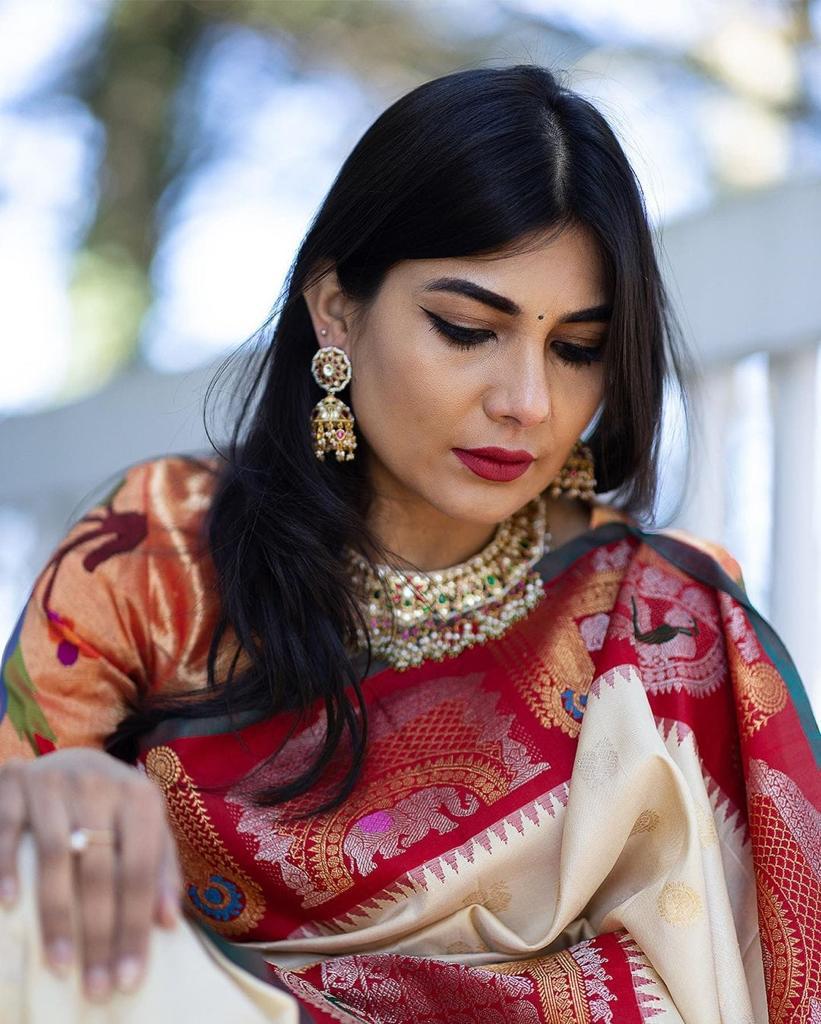 Nemesis Off White Soft Banarasi Silk Saree With Glittering Blouse Piece - Image 5