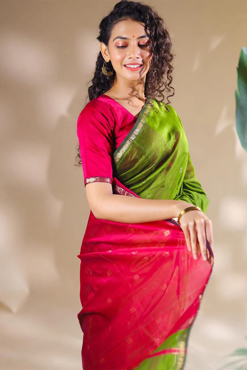 Opulent Green Cotton Silk Saree With Demanding Blouse Piece - Image 4