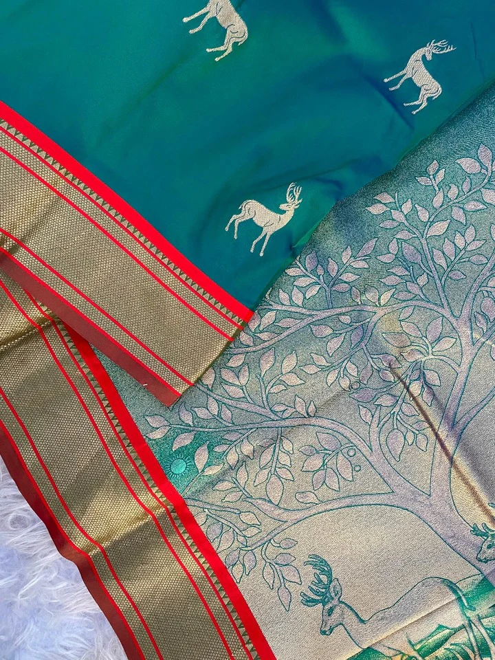 Ornate Rama Pure Zari Weaving Banarasi Silk Saree With Majesty Blouse Piece - Image 2