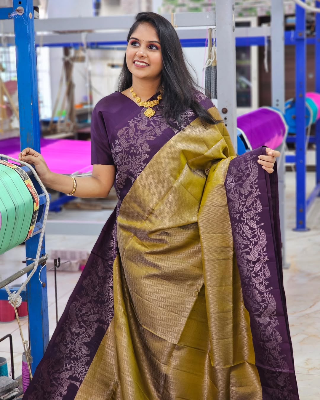 Outstanding Golden Soft Silk Saree With Sumptuous Blouse Piece - Image 2