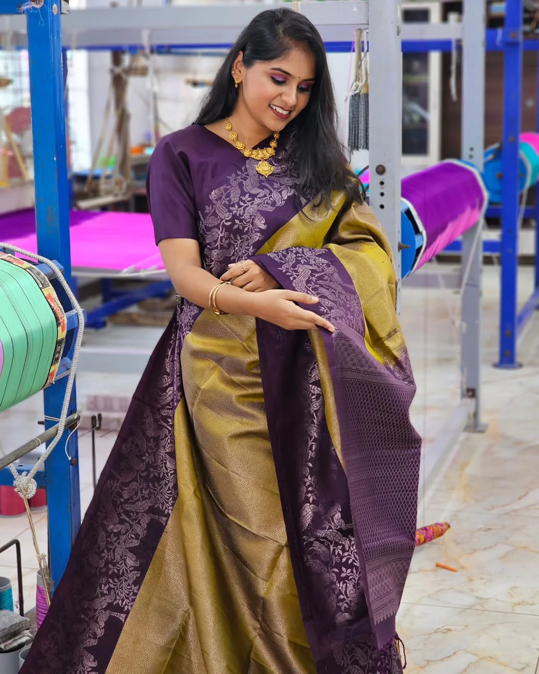 Outstanding Golden Soft Silk Saree With Sumptuous Blouse Piece - Image 4