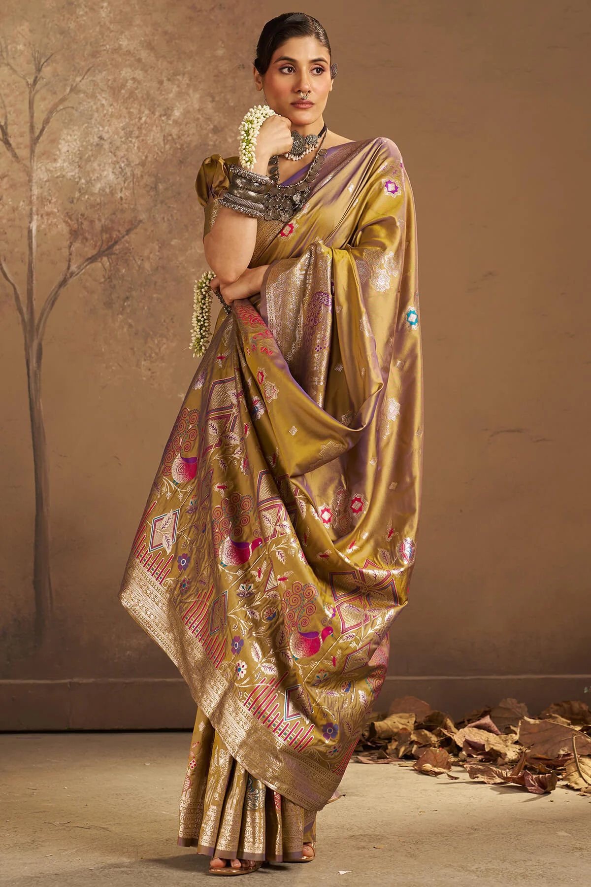Panoply Mustrad Pure Zari Weaving Banarasi Silk Saree With Rhapsody Blouse Piece - Image 3