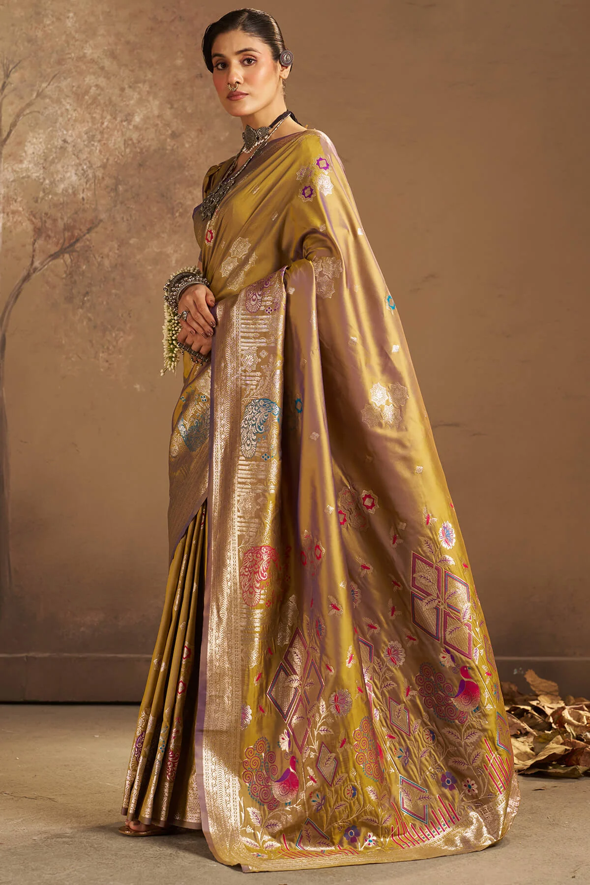Panoply Mustrad Pure Zari Weaving Banarasi Silk Saree With Rhapsody Blouse Piece - Image 4