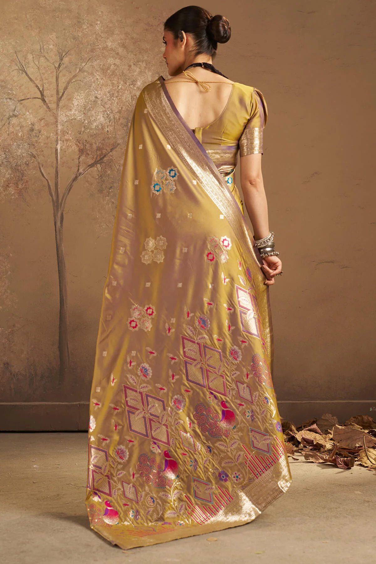 Panoply Mustrad Pure Zari Weaving Banarasi Silk Saree With Rhapsody Blouse Piece - Image 5
