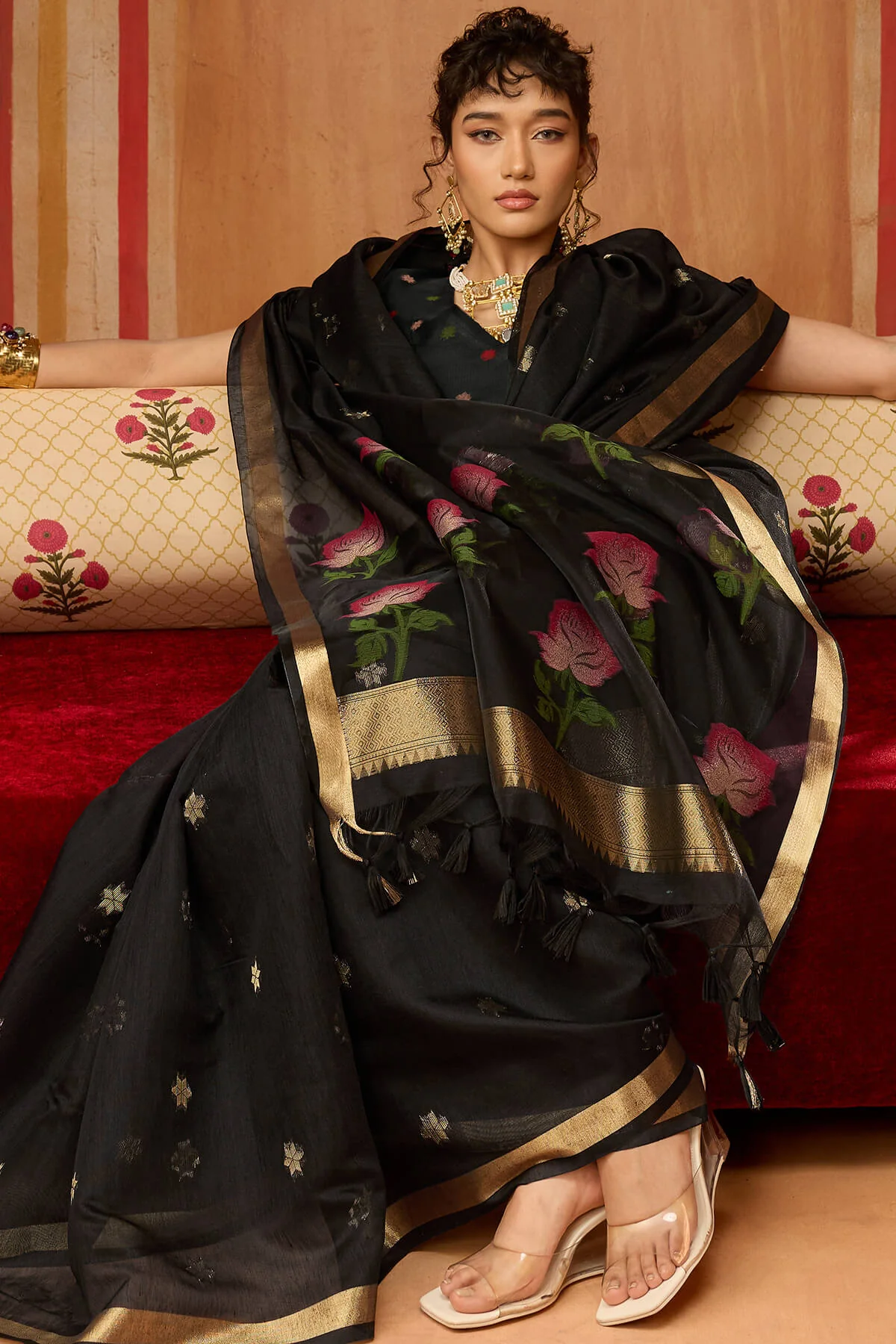 Petrichor Black Pure Munga Cotton Saree With Most Flattering Blouse Piece - Image 3