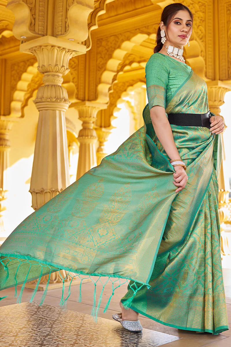 Petrichor Green Kanjivaram Silk Saree With Splendiferous Blouse Piece - Image 3