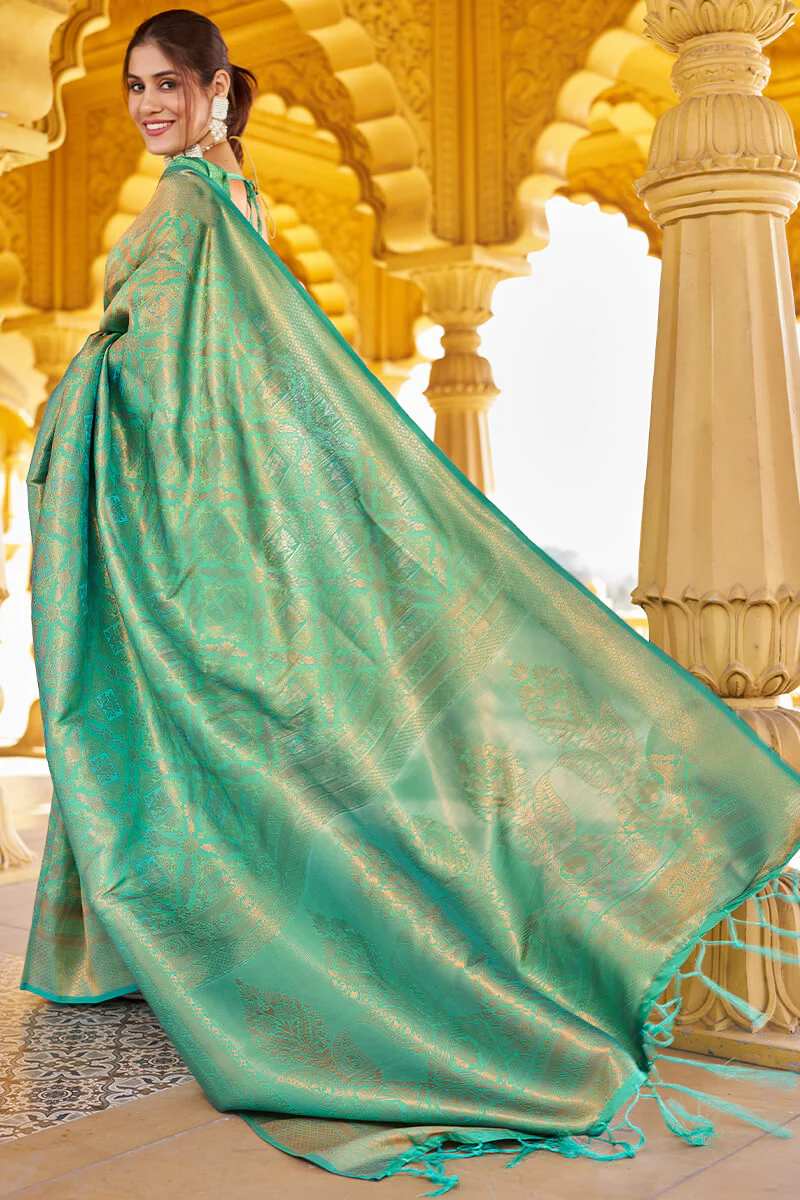 Petrichor Green Kanjivaram Silk Saree With Splendiferous Blouse Piece - Image 4