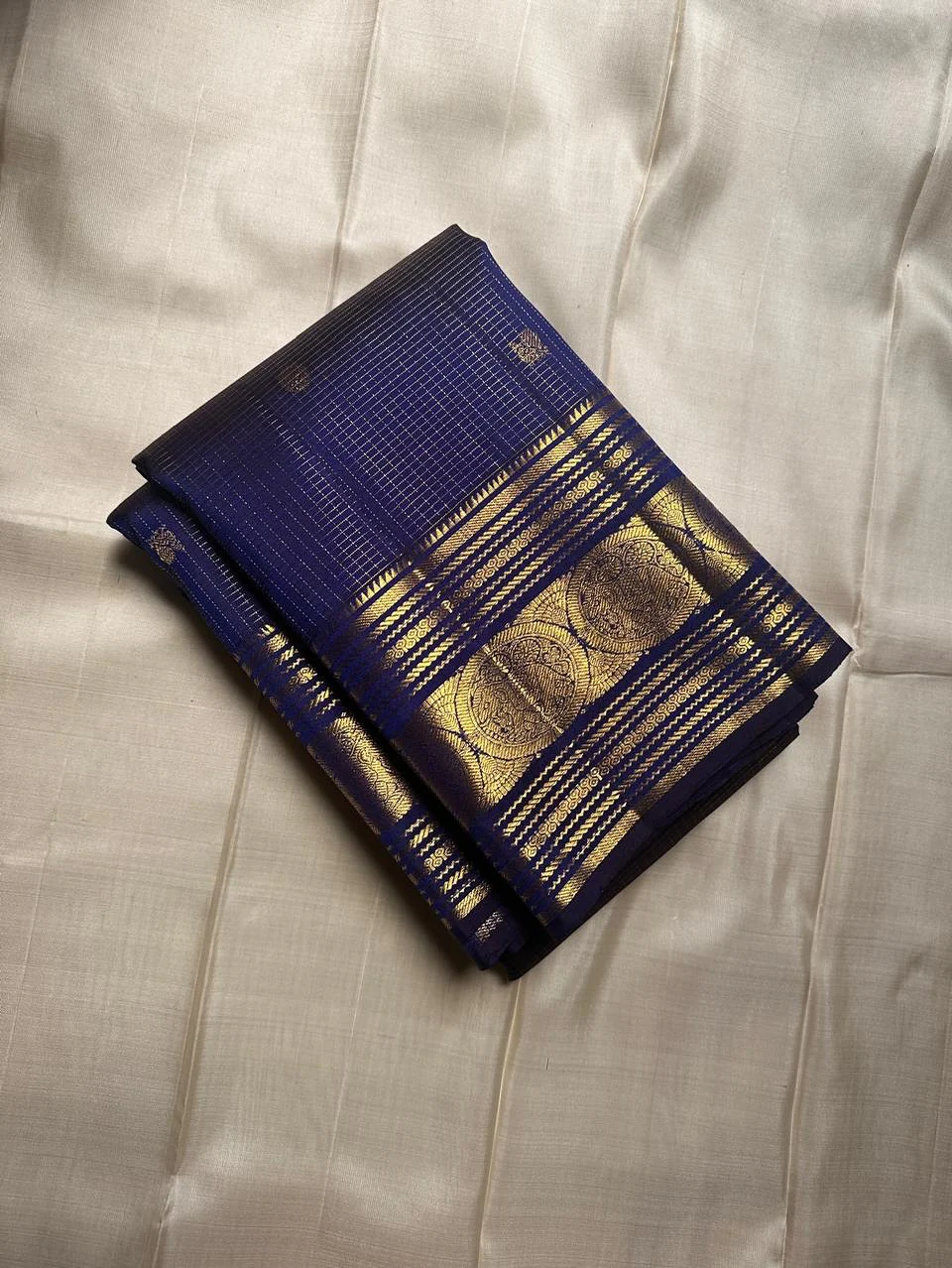 Petrichor Navy Blue Soft Banarasi Silk Saree With Eclat Blouse Piece - Image 2
