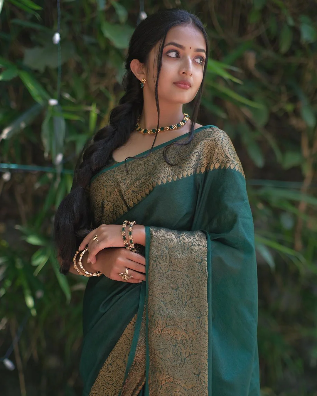 Phenomenal Dark Green Soft Silk Saree With Dazzling Blouse Piece - Image 3