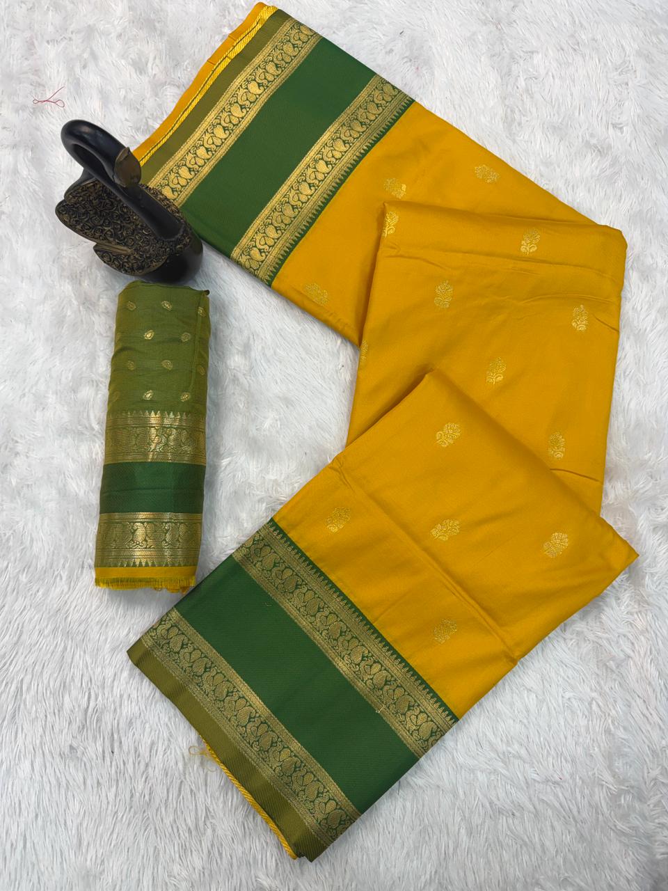 Piquant Yellow Soft Banarasi Kathpadar Silk Saree With Luxuriant Blouse Piece - Image 3